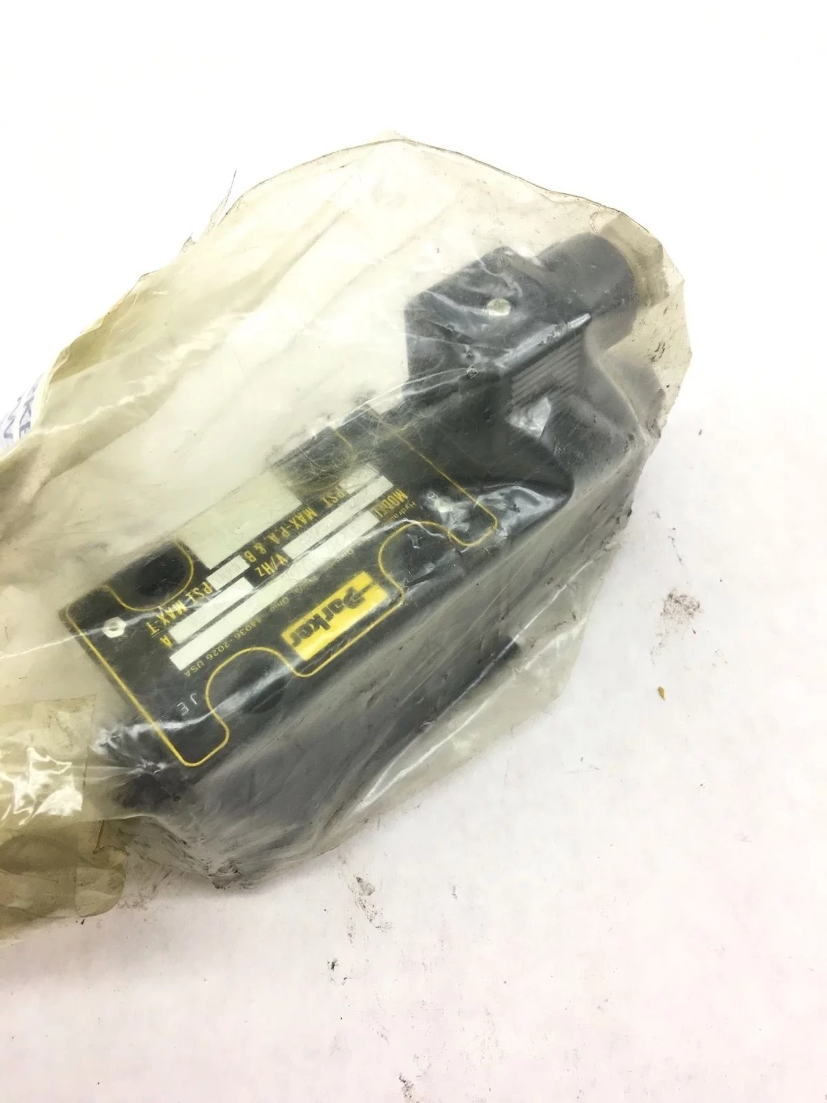 NEW PARKER HYDRAULIC SOLENOID AIR VALVE D1VW20BVYP 70, FAST SHIPPING! B53 1