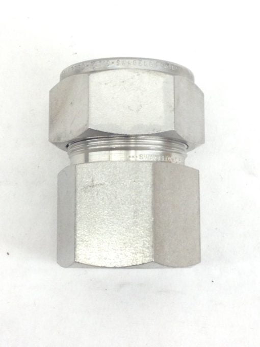 SWAGELOK CKL/CMP 1” STAINLESS STEEL FEMALE TO MALE CONNECTOR (A13) 1