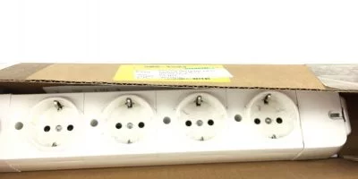 NEW IN BOX RS PRO 266-4094 4 Gang Distribution Unit, 16A, 250VAC, (CHEESE PT) 1