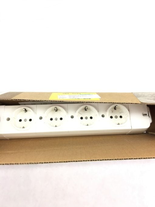 NEW IN BOX RS PRO 266-4094 4 Gang Distribution Unit, 16A, 250VAC, (CHEESE PT) 1